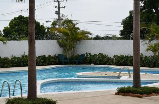 Hotel Casino Gran Marien Sabaneta piscina